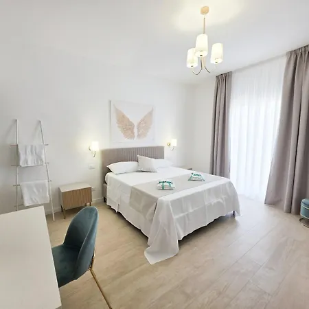 Light Charme, Sun Light A Due Passi Dalla Piazza Duomo Apartament
