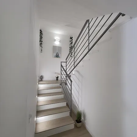 Light Charme, Sun Light A Due Passi Dalla Piazza Duomo Apartament